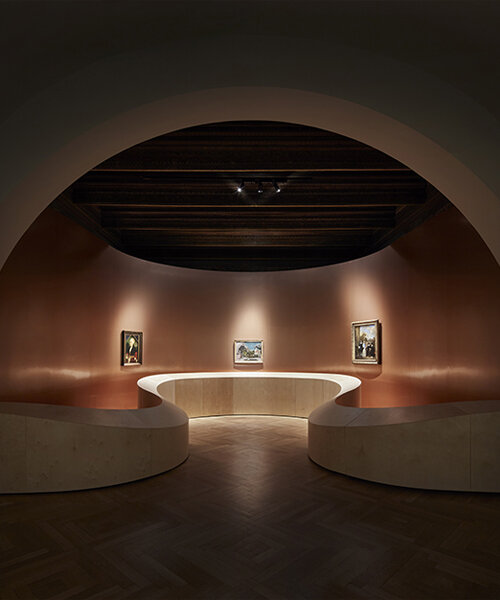 NArchitekTURA creates chapel-like interior for renaissance art exhibition in poland