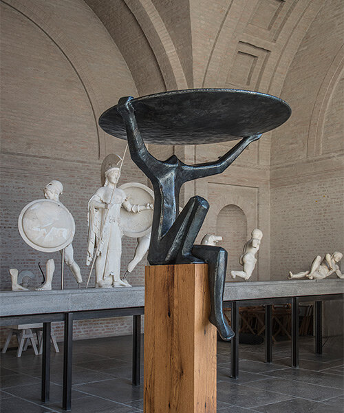 calatrava's show at glyptothek interprets ancient greek statues through a modern lens