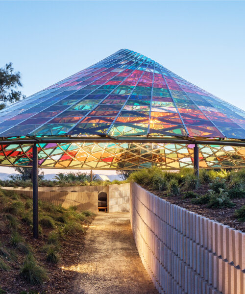 olafur eliasson uses 832 colored glass tiles for vertical panorama pavilion at donum estate