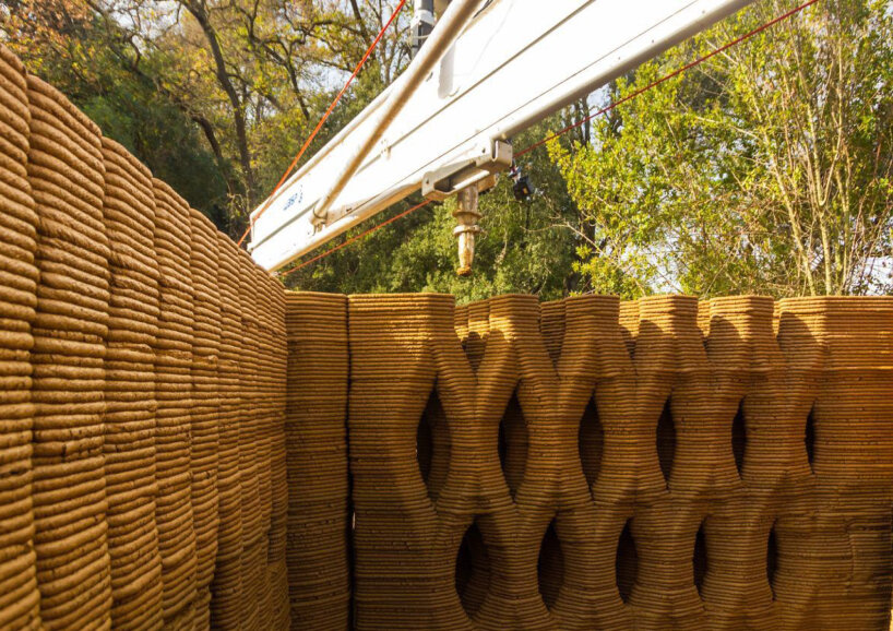 IAAC constructs 3D-printed building in spain using earth, aloe, egg whites & enzymes