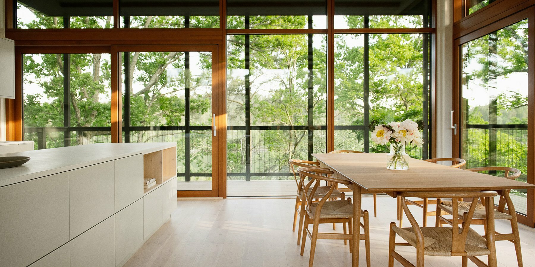 andrenfogelström-wooden-villa-copper-clad-bridge-stockholm-archipelago-designboom-6