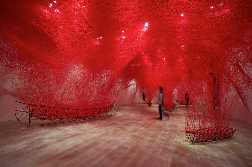 'The soul trembles' surveys Chiharu Shiota's 25 years of immersive installations at GOMA