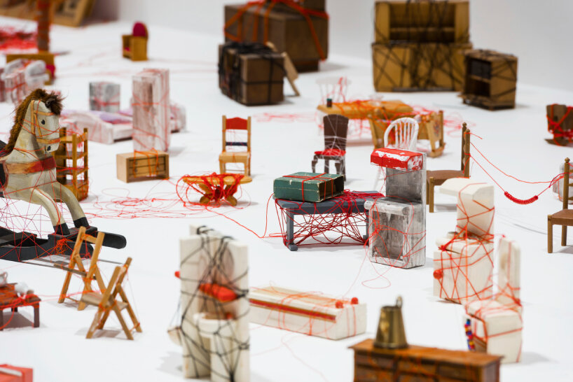 'the soul trembles' surveys chiharu shiota's 25 years of immersive installations at GOMA