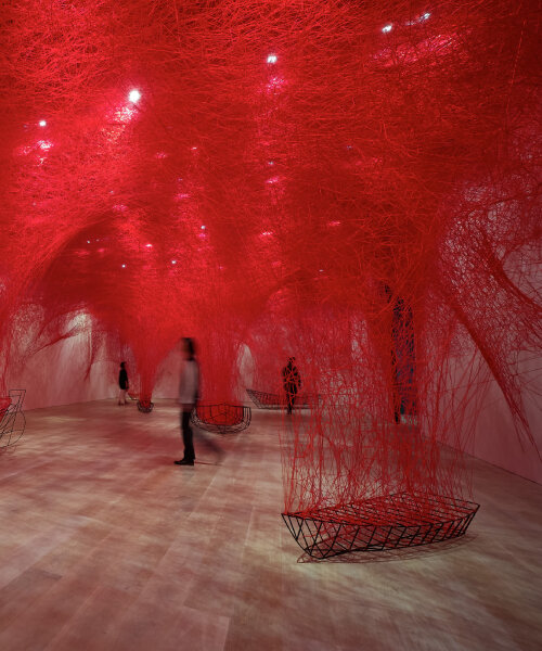 'the soul trembles' surveys chiharu shiota's 25 years of immersive installations at GOMA
