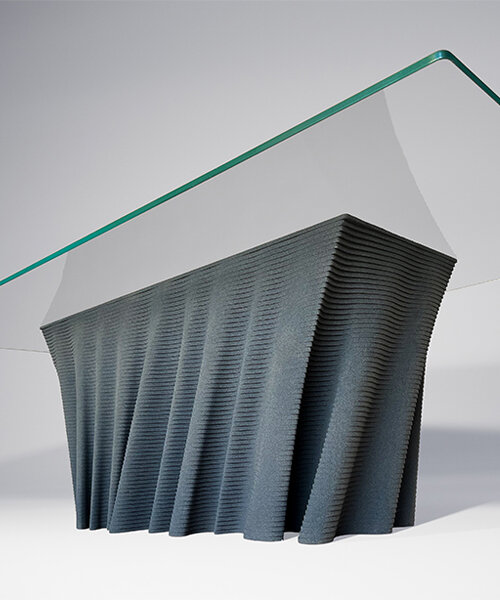 duffy london 3D prints free-flowing 'dune' table using black quartz sand