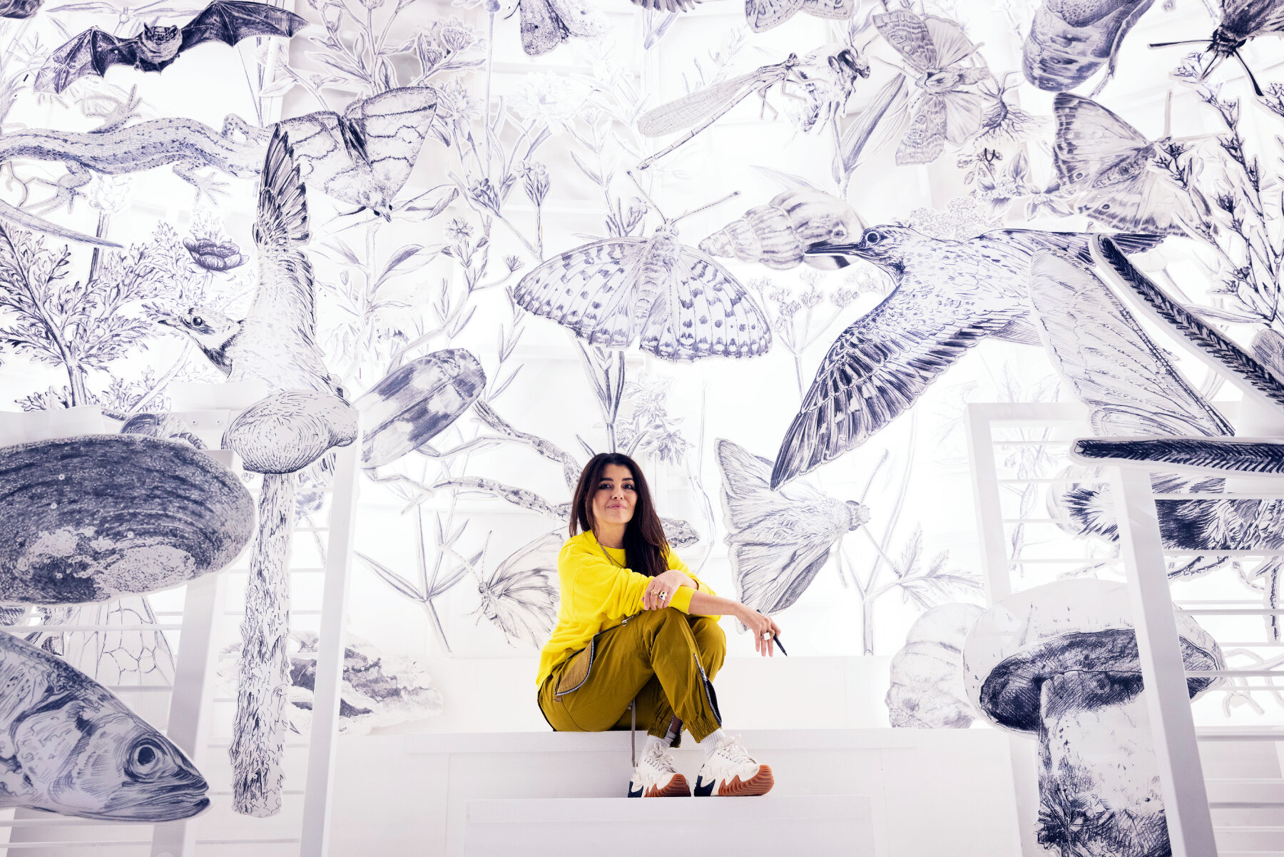 London, UK, 20th Sep 2022. The artist, Es Devlin, with her work. 'Come Home  Again', large-scale illuminated sculpture by artist Es Devlin, and  commissioned by Cartier, highlighting London's 243 endangered species, is