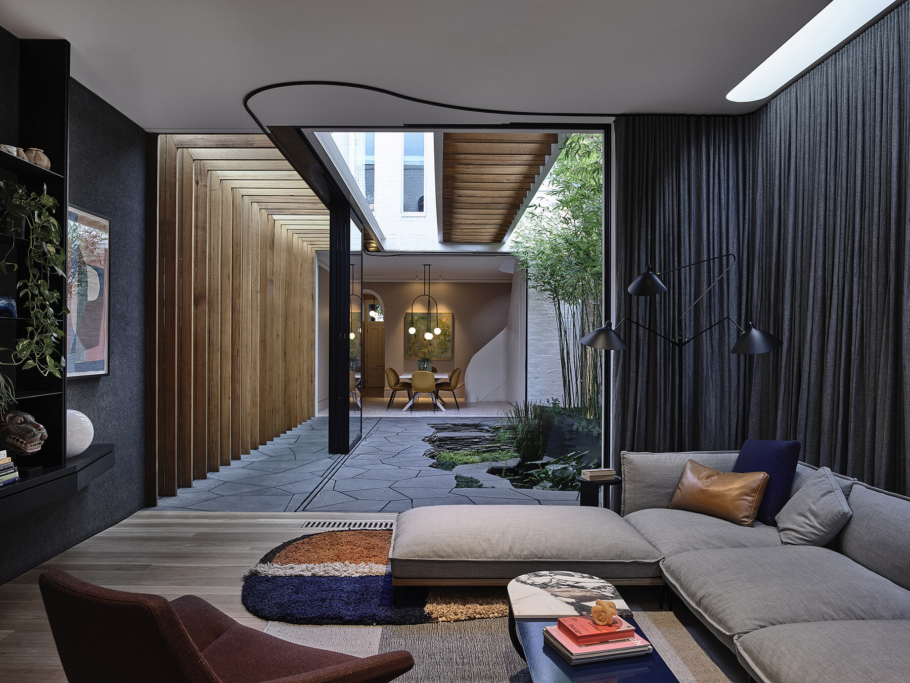 matt-gibson-architecture-design-fitzroy-bridge-house-designboom-08a
