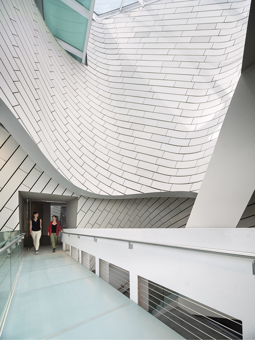 new orange county museum of art by morphosis opens its doors to the public