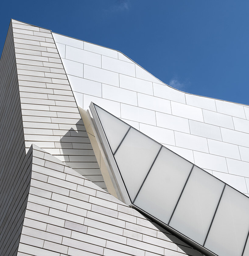 new orange county museum of art by morphosis opens its doors to the public