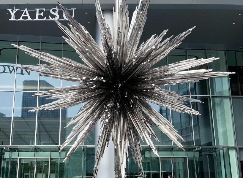 10-meter sculpture