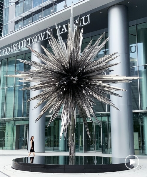 tokujin yoshioka sculpts 10-meter ‘star’ from 2,000+ octagonal & mirrored steel rods