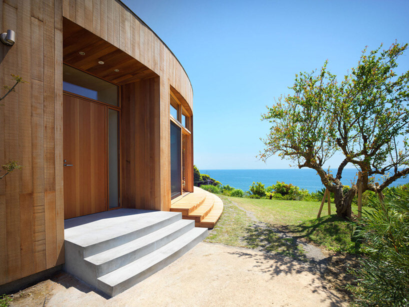 the circular house “365°” by andrea hikone opens generously to the natural landscapes of japan