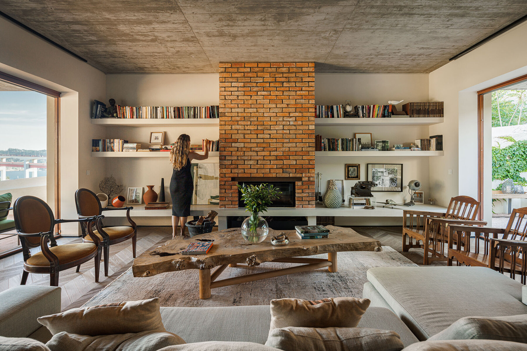 fragmentos-prazeres-house-portugal-ivo-tavares-designboom-06a