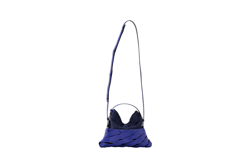 ISSEY MIYAKE's 'spiral grid' bags unfolds into a mesh-like design with adjustable sizes