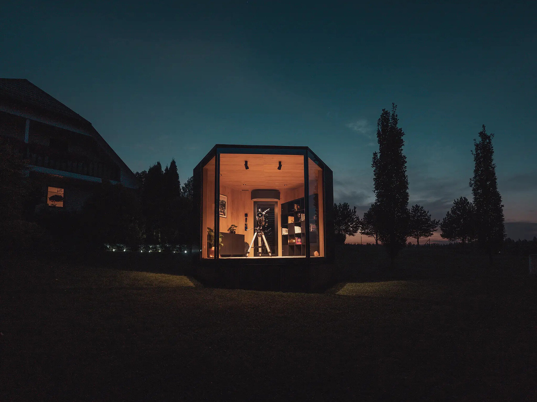 muuw-tiny-cabin-designboom-full-width-02