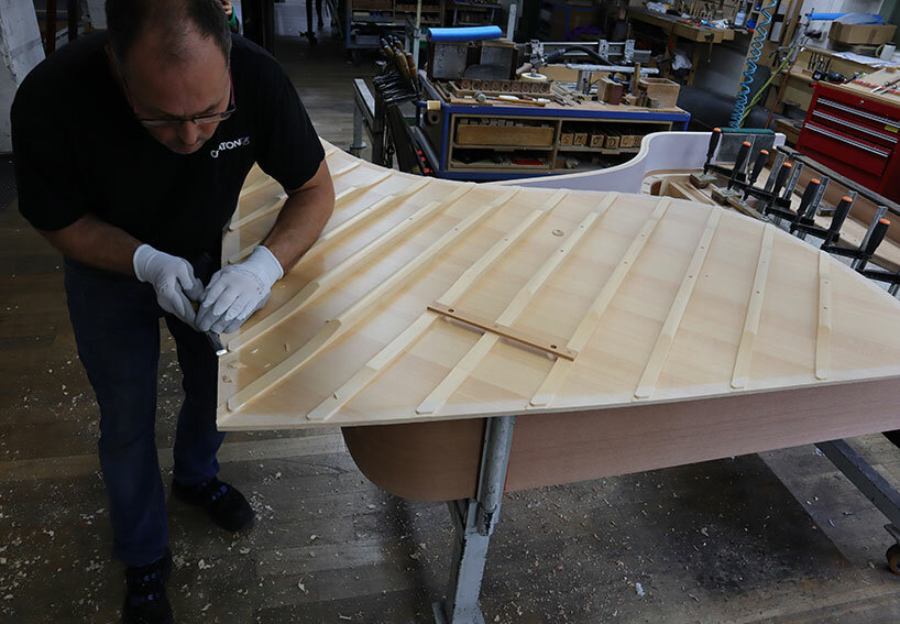 innovative tech by steinway & sons lets the piano play itself during live-remote performances