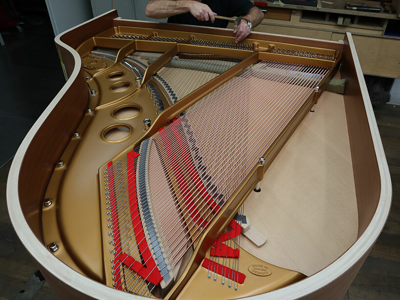 innovative tech by steinway & sons lets the piano play itself during live-remote performances
