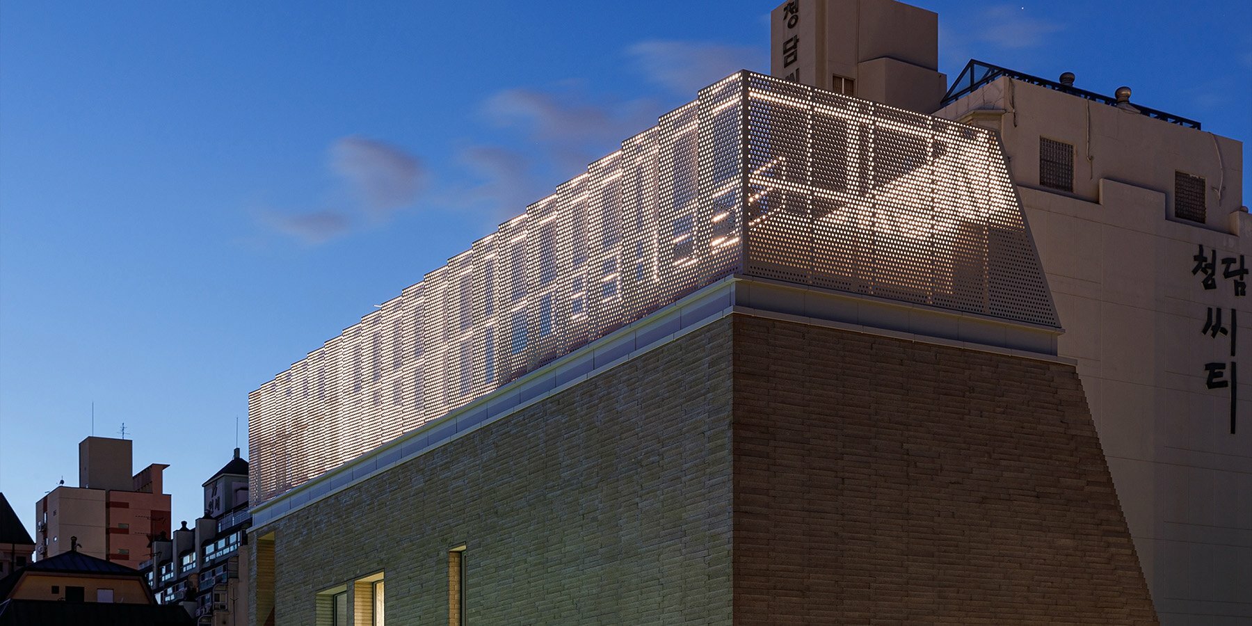 urban-ark-floating-strata-designboom-1800-2