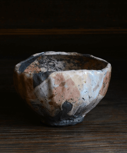 raku kichizaemon XV jikinyū modernizes traditional raku tea bowls on his own terms