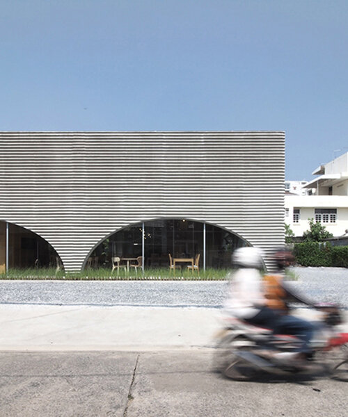 ASWA fronts new eatery in bangkok with sculptural, corrugated concrete
