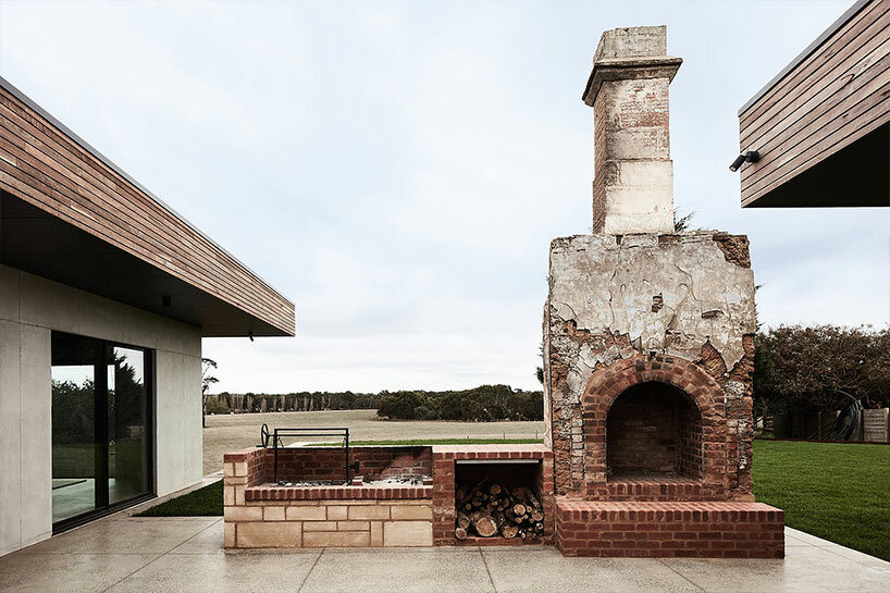 glazed walkways tie minimalistic farmhouse into rural victoria