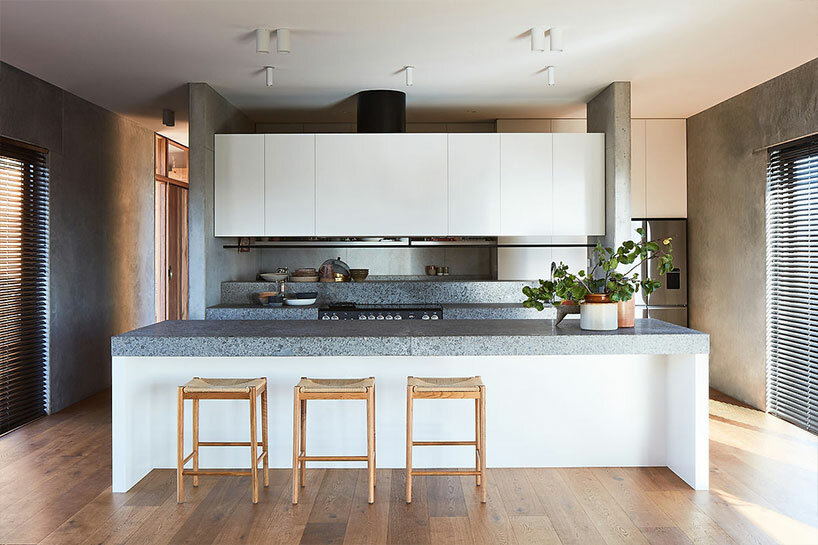 glazed walkways tie minimalistic farmhouse into rural victoria