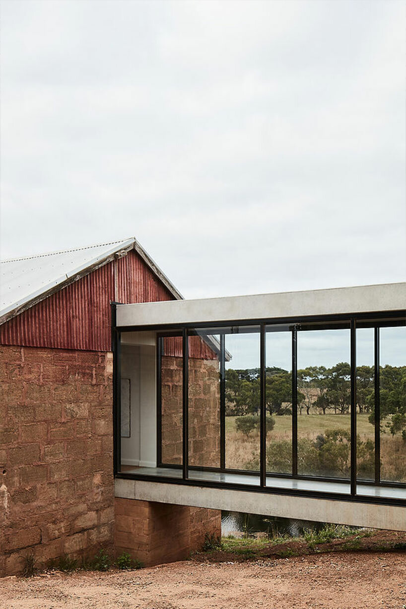 pipkorn kilpatrick ties minimalistic farmhouse to rural victoria with glazed walkways