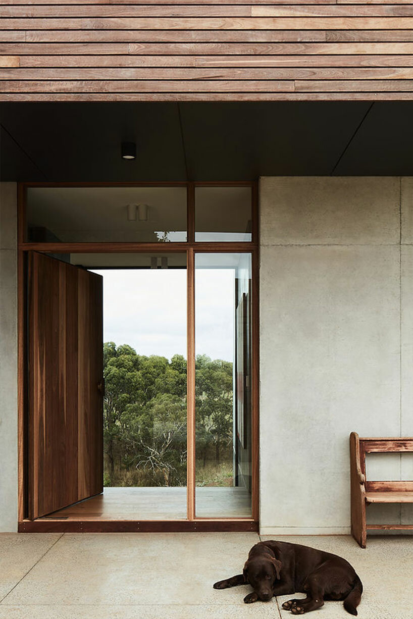 pipkorn kilpatrick ties minimalistic farmhouse to rural victoria with glazed walkways