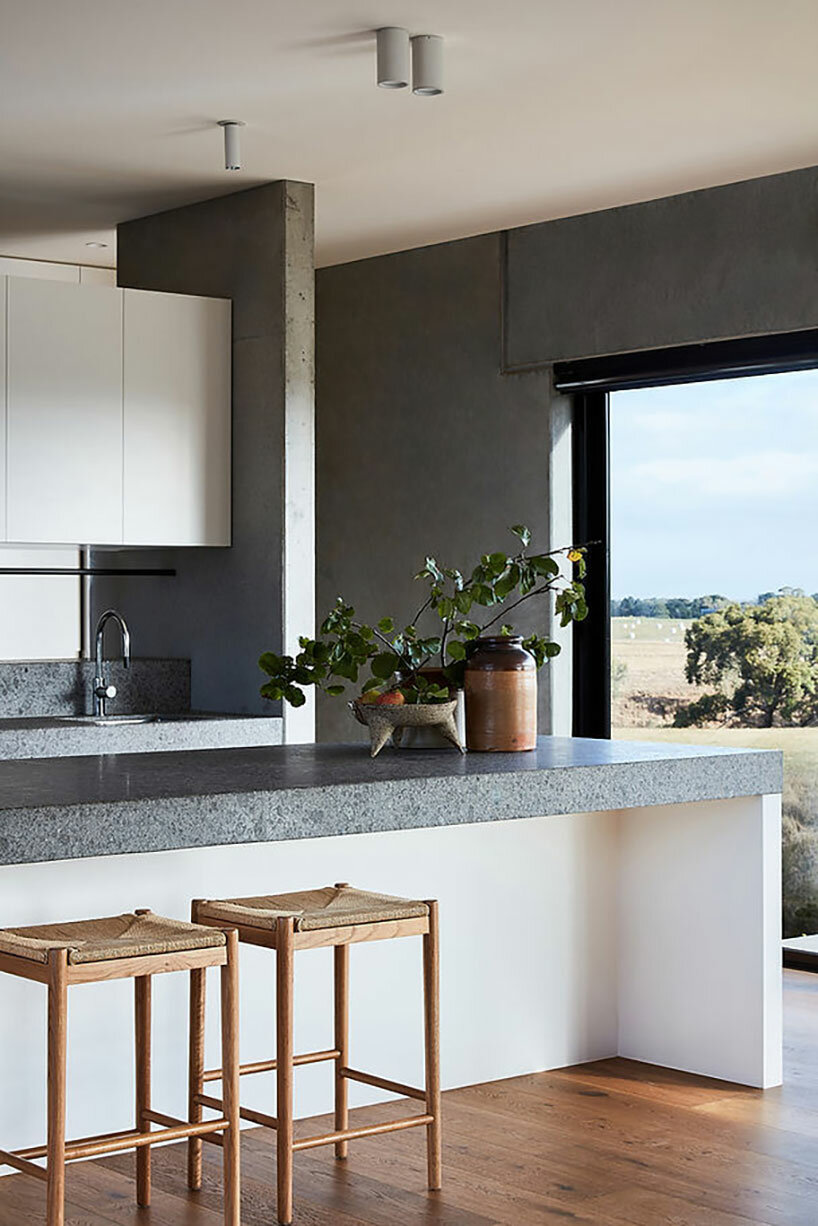 glazed walkways tie minimalistic farmhouse into rural victoria