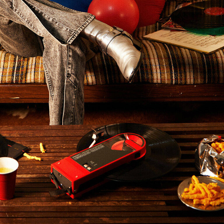 audio technica's portable 'sound burger' turntable makes limited