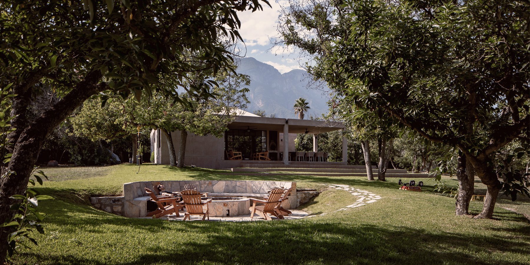 el-aguacate-designboom-1800-2