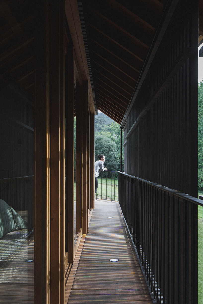 'house in arouca' is a minimalist & rustic reinterpretation of the traditional granary 