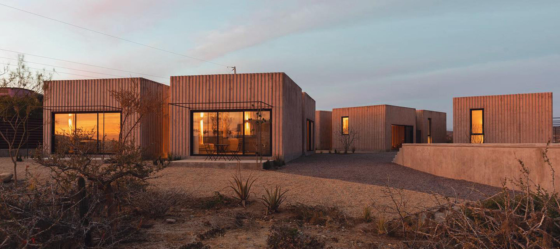 hector-coss-arquitectos-ribbed-concrete-villa-cubes-mexican-desert-creektop-designboom-1800