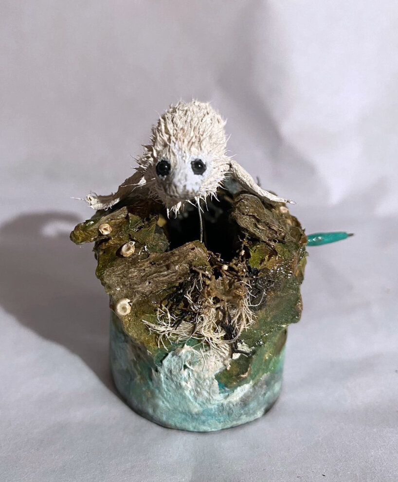 animals manually fly on miniature sculptures by penny thompson works