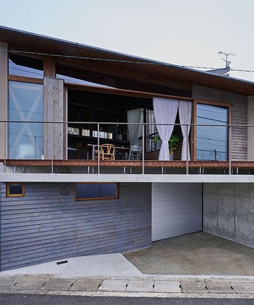 rustic japanese ‘openness house’ shifts perimeters to create an open yet intimate enclosure