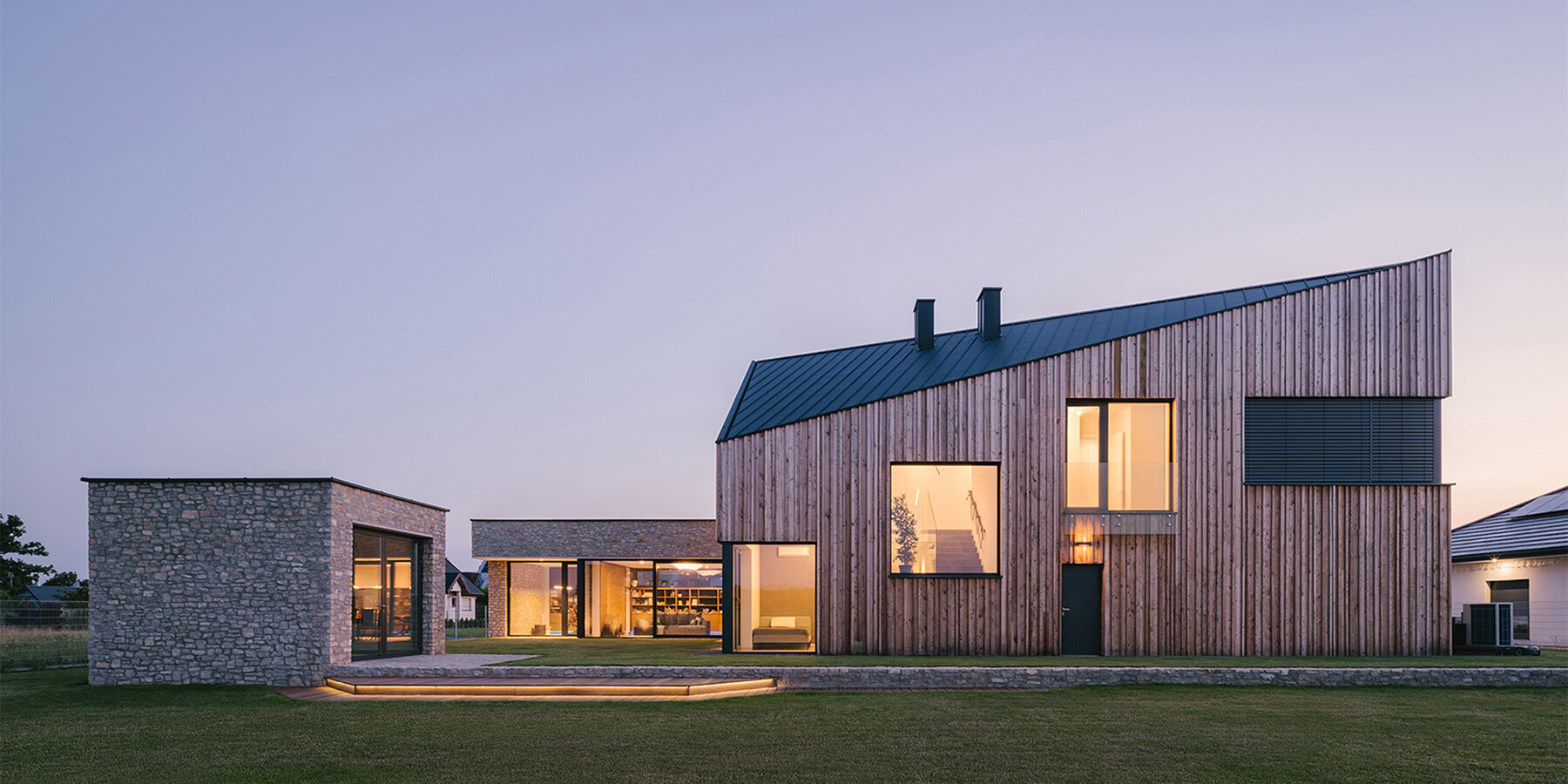 starun-wanik-architects-modular-residence-house-meadow-natural-wood-stone-facades-designboom-04