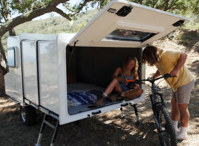 mini sleeping trailer 'hitch hotel' expands up to 7 feet in under 1 minute