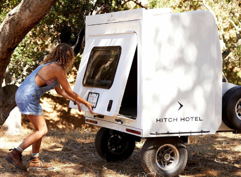 mini sleeping trailer 'hitch hotel' expands up to 7 feet in under 1 minute