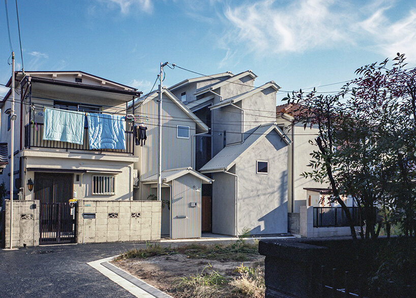 'house in koshien' by fujiwaramuro architects echoes japan's connecting roads + alleys