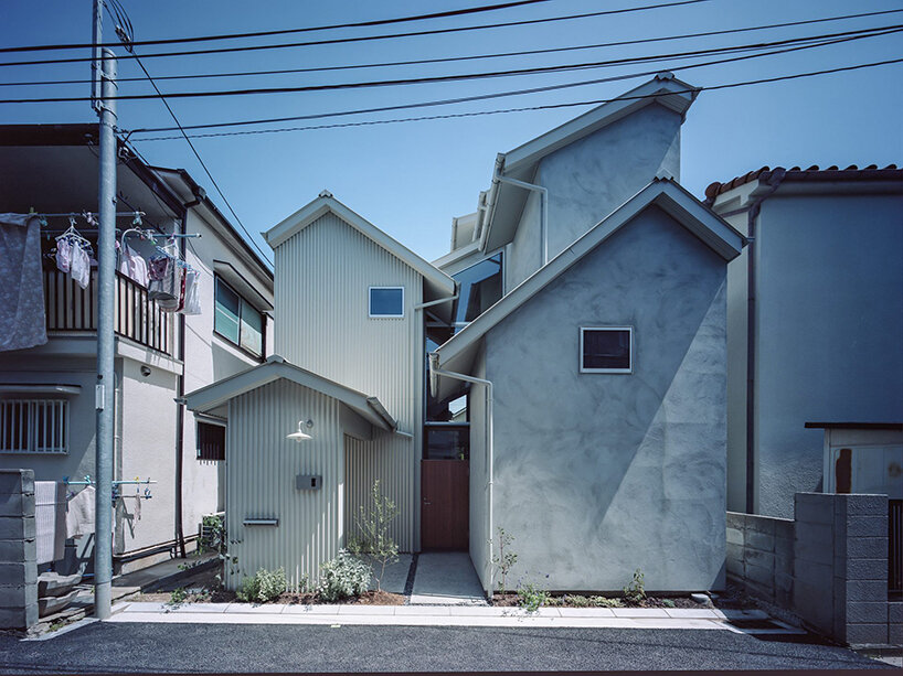 'house in koshien' by fujiwaramuro architects echoes japan's connecting roads + alleys