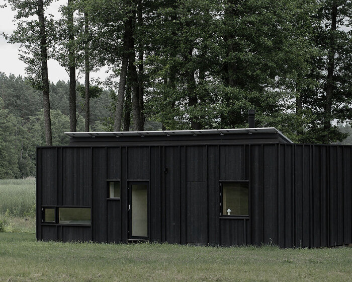 comfort meets sustainability in KONGA's 28 sqm off-grid cabin