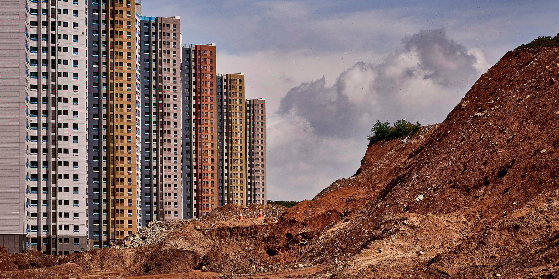 manuel-alvarez-diestro-caves-of-steel-santander-designboom-2
