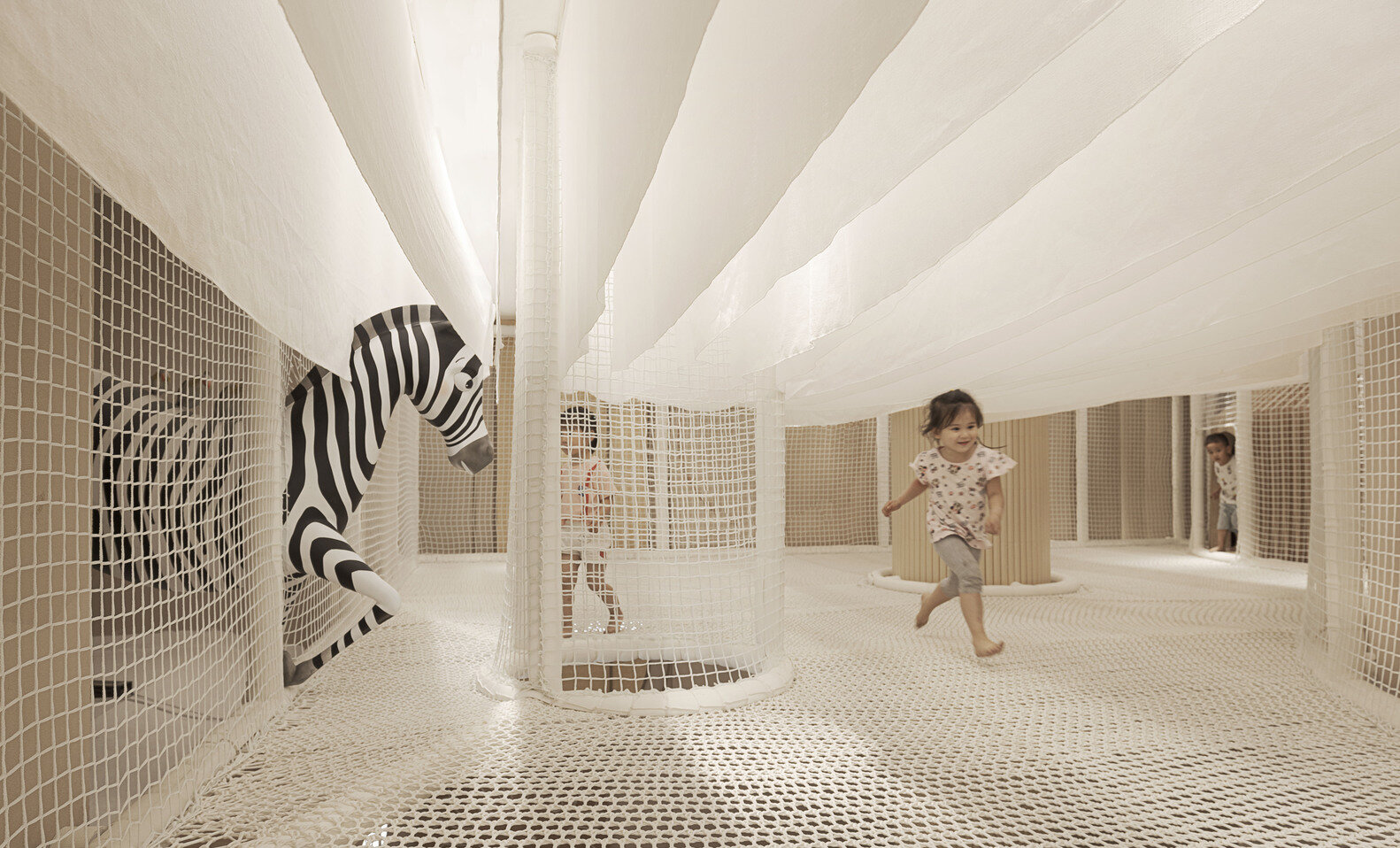 fenhom·URO's animal adventure island park strengthens parent-children bonds in china