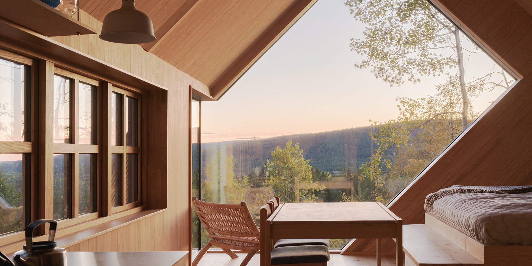 rever-drage-cabin-nordmarka-norway-designboom07
