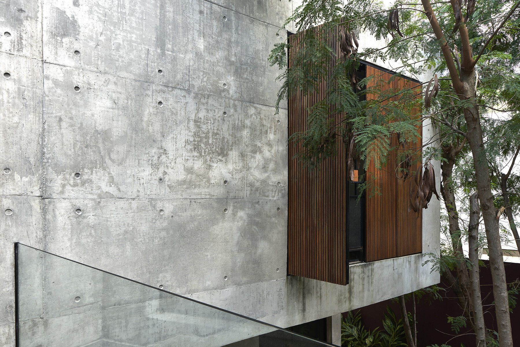 casa-elemental-estudio-zargos-brazil-designboom-08a