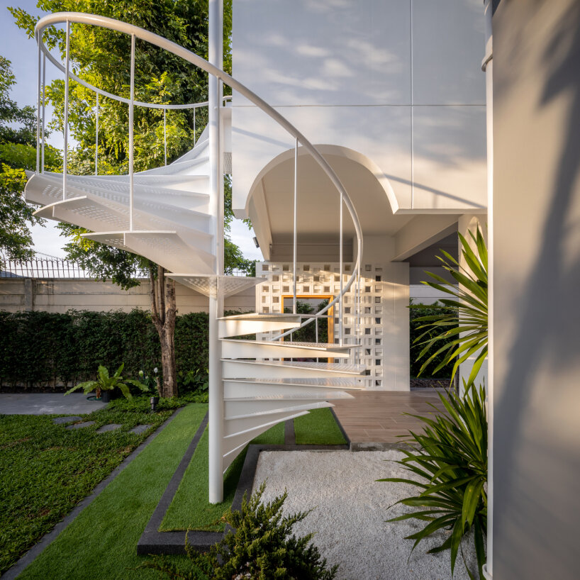 fattstudio extension pattanakarn thailand