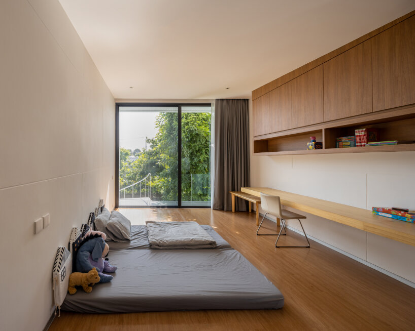 fattstudio extension pattanakarn thailand