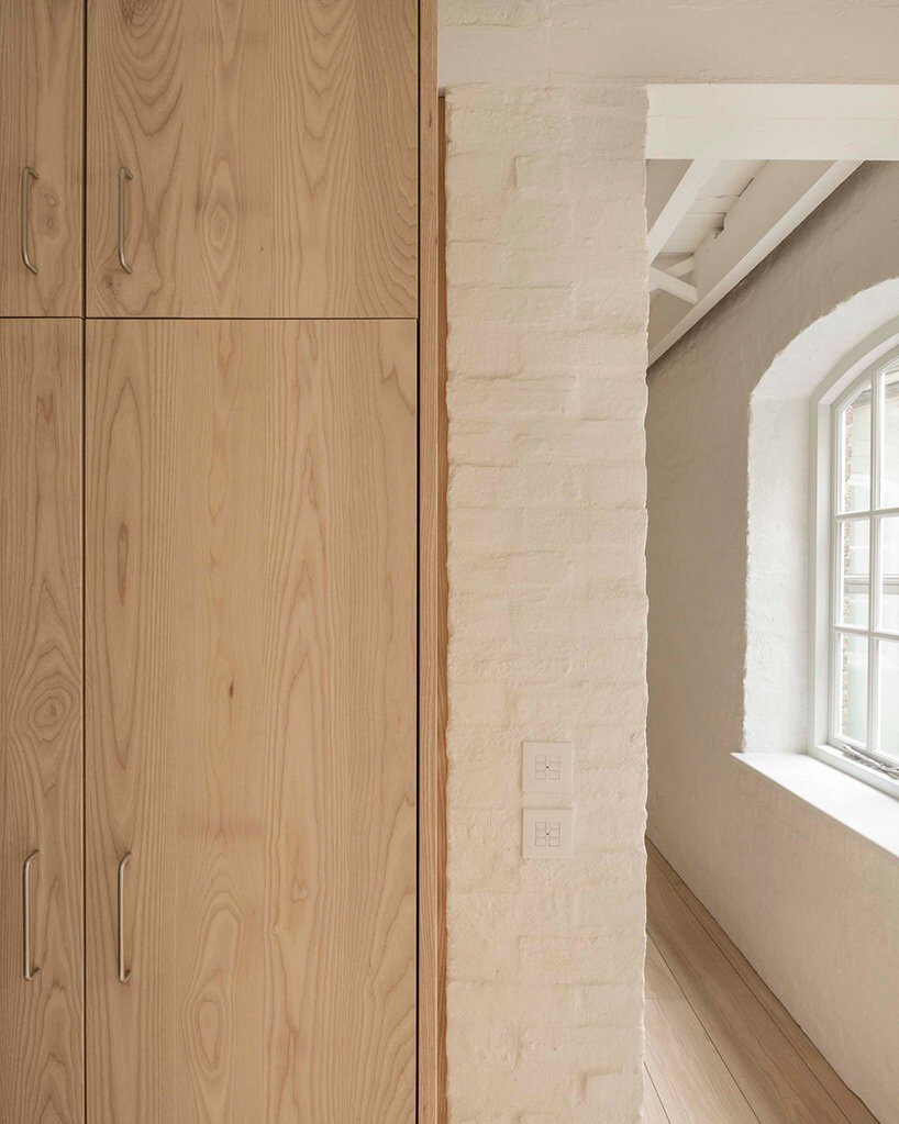 giles reid architects draws natural light into renovated 18th-century house in london