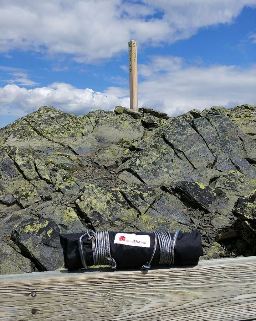 portable and durable 'nanoTRAINO' evacuation sled unfolds in seconds