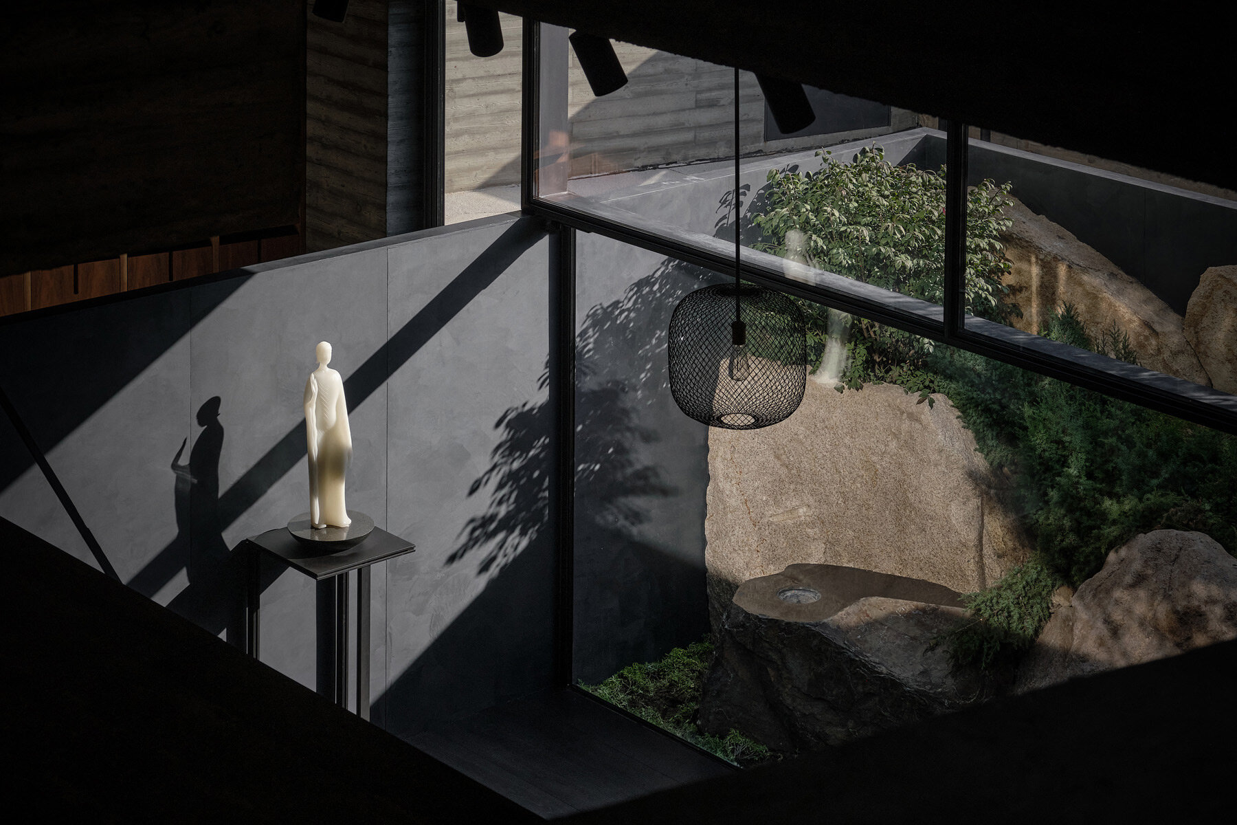 sculptural-carbon-fiber-roof-funnels-light-atelier-deshaus-meditation-hall-china-designboom-full-04